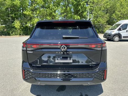 New 2026 Volkswagen Tiguan SEL R-Line AWD/4WD image 4