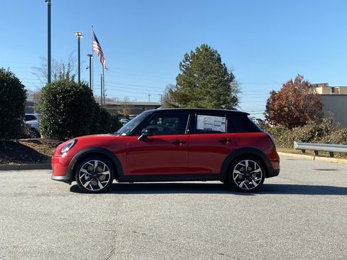 New 2026 MINI Cooper 4-Door Hardtop FWD image 15