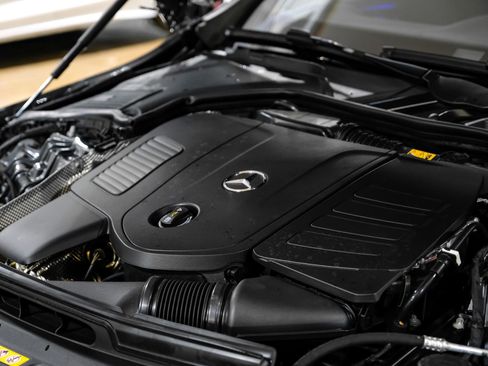 Used 2025 Mercedes-Benz C 300 4MATIC Sedan image 50