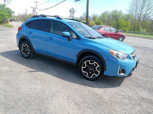 Used 2016 Subaru Crosstrek 2.0i Limited AWD/4WD image 2
