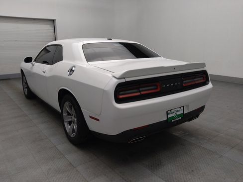 Used 2019 Dodge Challenger SXT image 5