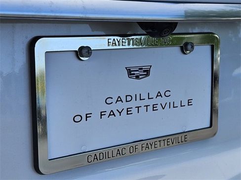 New 2025 Cadillac XT6 Luxury image 18