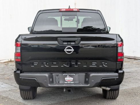 New 2025 Nissan Frontier SV w/ SV Convenience Package RWD image 6