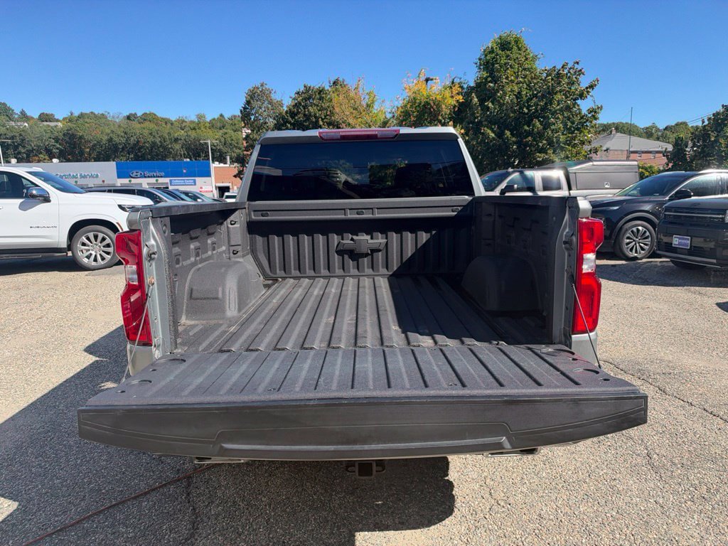 Used 2023 Chevrolet Silverado 1500 RST w/ Redline Edition AWD/4WD image 5