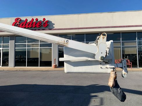 Used 2017 Ford E-350 and Econoline 350 Super Duty image 53