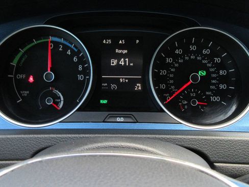 Used 2015 Volkswagen e-Golf SEL Premium FWD image 29