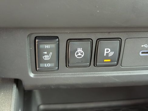 Used 2024 Nissan Frontier SL w/ Technology Package RWD image 27