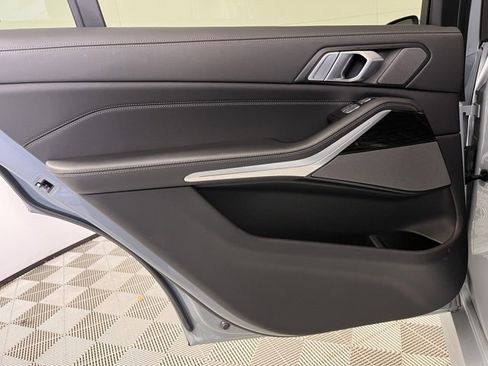 Used 2024 BMW X7 xDrive40i w/ M Sport Package image 21