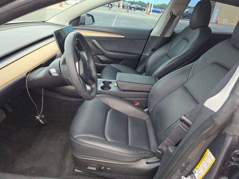 Used 2023 Tesla Model 3 Standard Range RWD image 2