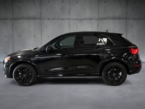 Used 2025 Audi Q3 2.0T Premium w/ Convenience Package image 2