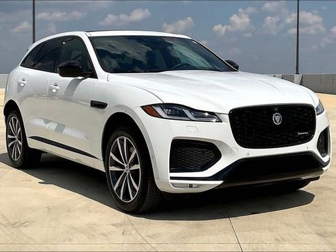 Used 2025 Jaguar F-PACE R-Dynamic S image 13