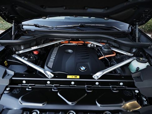 New 2026 BMW X5 xDrive50e w/ Executive Package image 31