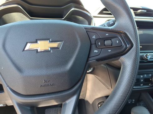 Used 2023 Chevrolet TrailBlazer LT w/ Convenience Package AWD/4WD image 20