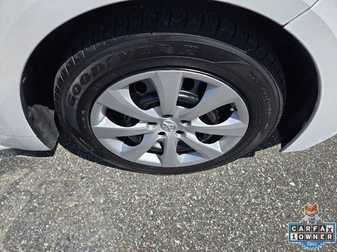 Used 2022 Toyota Corolla LE FWD image 12