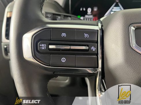 Used 2025 GMC Yukon Denali AWD/4WD image 18