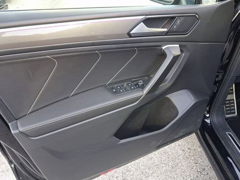 Certified 2023 Volkswagen Tiguan SE R-Line FWD image 16
