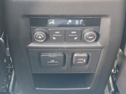 Used 2023 Chevrolet Traverse Premier w/ Redline Edition AWD/4WD image 21