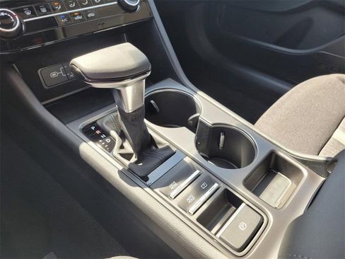 Used 2025 Hyundai Sonata SE image 27