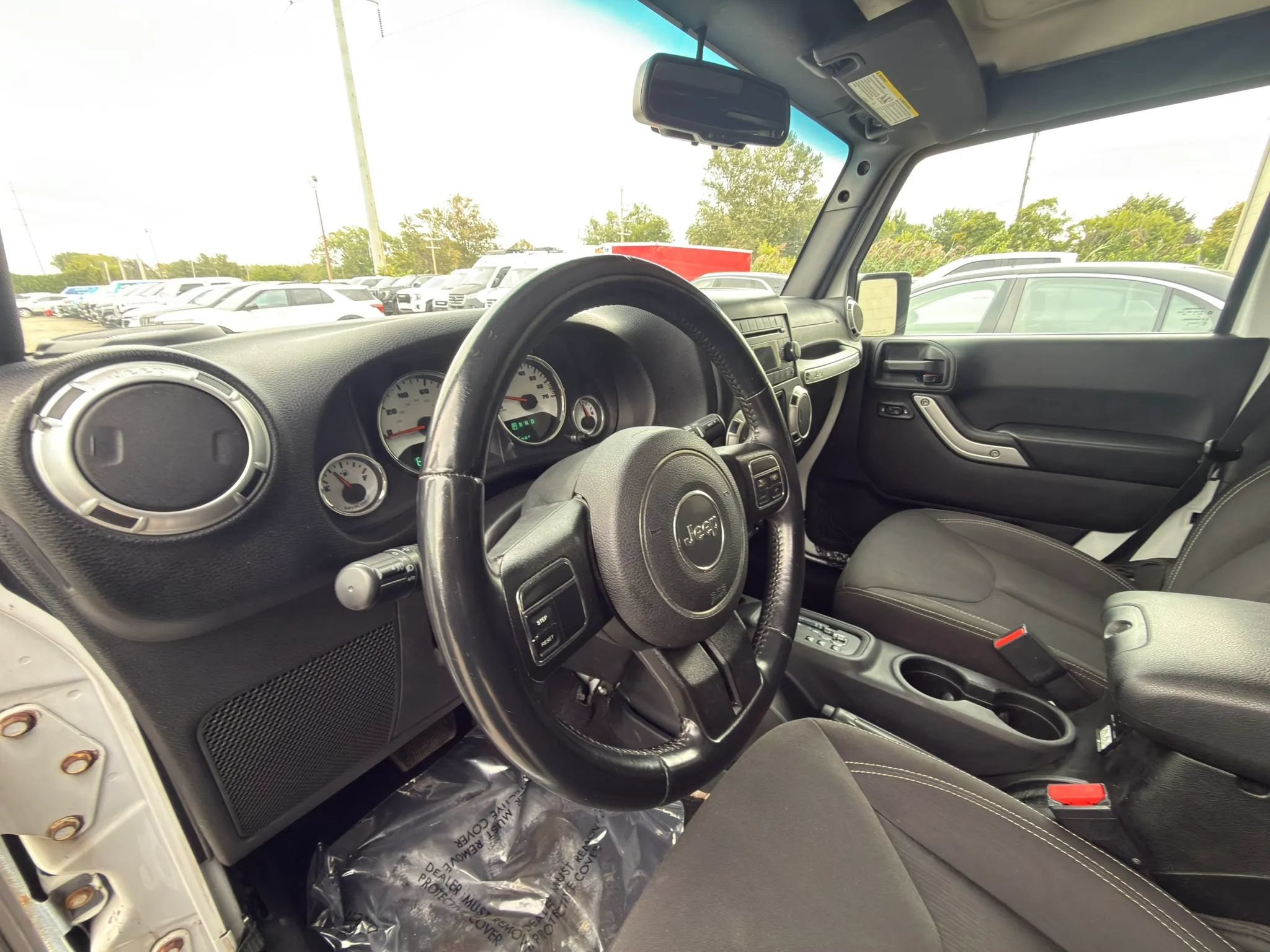 Used 2015 Jeep Wrangler Unlimited Sahara AWD/4WD image 18