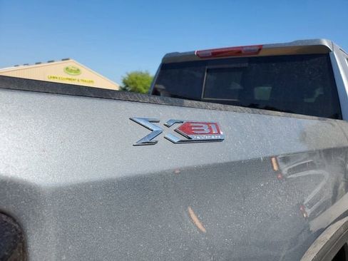 New 2026 GMC Sierra 1500 SLT w/ SLT Premium Plus Package AWD/4WD image 10