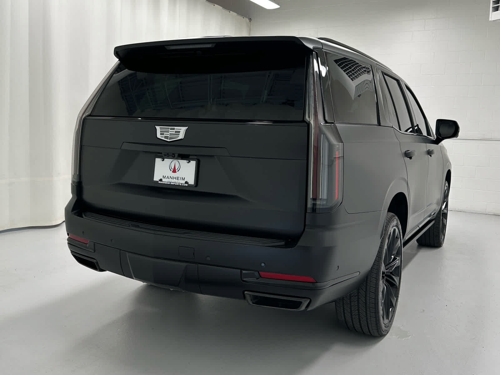 Used 2026 Cadillac Escalade Platinum Sport w/ LPO, ONYX Package AWD/4WD image 6