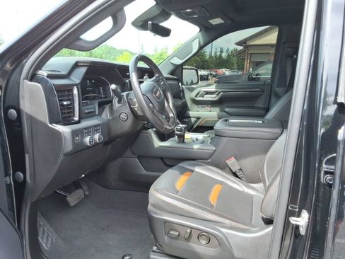 Certified 2022 GMC Sierra 1500 AT4 w/ AT4 Premium Package AWD/4WD image 12