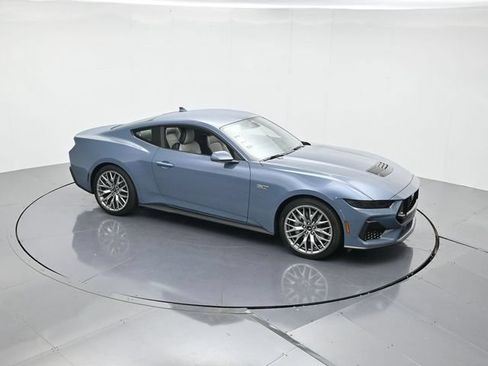 Used 2025 Ford Mustang GT Premium RWD image 40