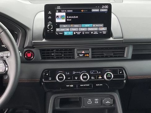 Certified 2025 Honda Pilot TrailSport image 17