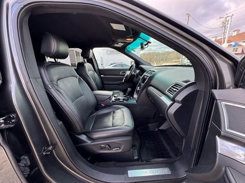 Used 2016 Ford Explorer Limited image 28