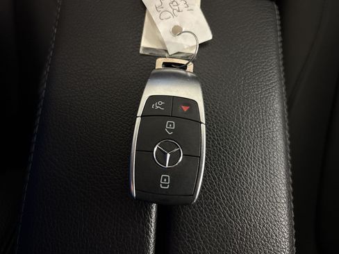 Used 2022 Mercedes-Benz GLB 250 image 33