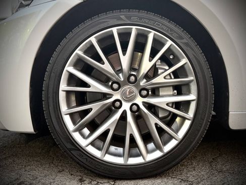 Used 2016 Lexus IS 200t w/ Premium Package RWD image 16