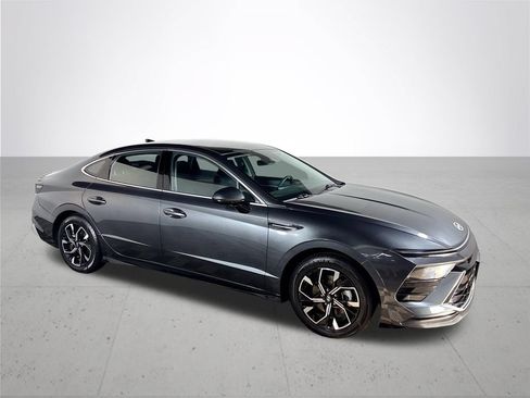 Used 2024 Hyundai Sonata SEL FWD image 4