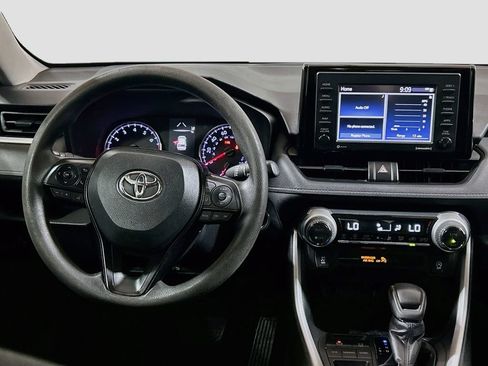 Used 2020 Toyota RAV4 XLE FWD image 18
