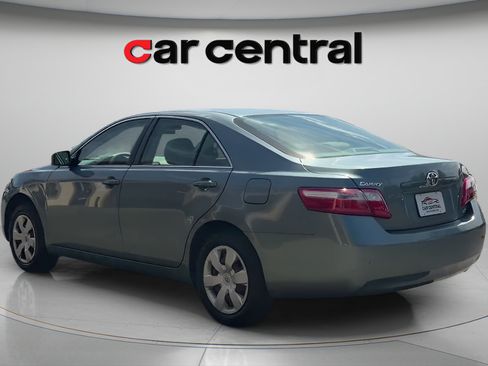 Used 2007 Toyota Camry LE FWD image 3