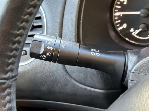 Used 2019 Nissan Pathfinder Platinum image 23