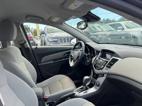 Used 2014 Chevrolet Cruze LT FWD image 16