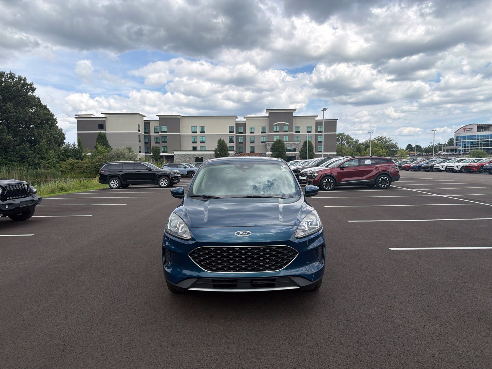 Used 2020 Ford Escape SE AWD/4WD image 2
