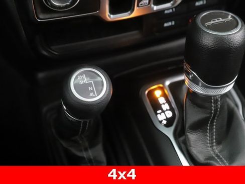 Used 2024 Jeep Gladiator Sport image 23