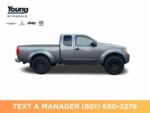 Used 2016 Nissan Frontier SV w/ SV Value Truck Package AWD/4WD image 5