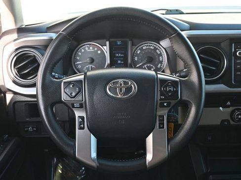 Used 2019 Toyota Tacoma SR5 image 9