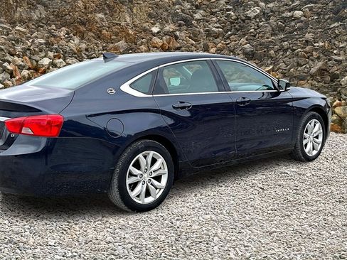 Used 2017 Chevrolet Impala LT w/ Convenience Package image 2