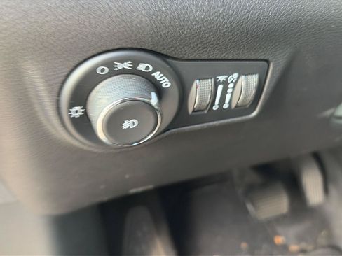 Used 2026 Jeep Compass Limited AWD/4WD image 8
