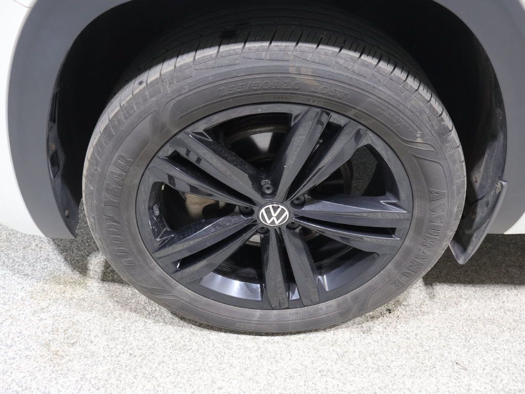 Used 2022 Volkswagen Atlas Cross Sport SEL R-Line AWD/4WD image 5