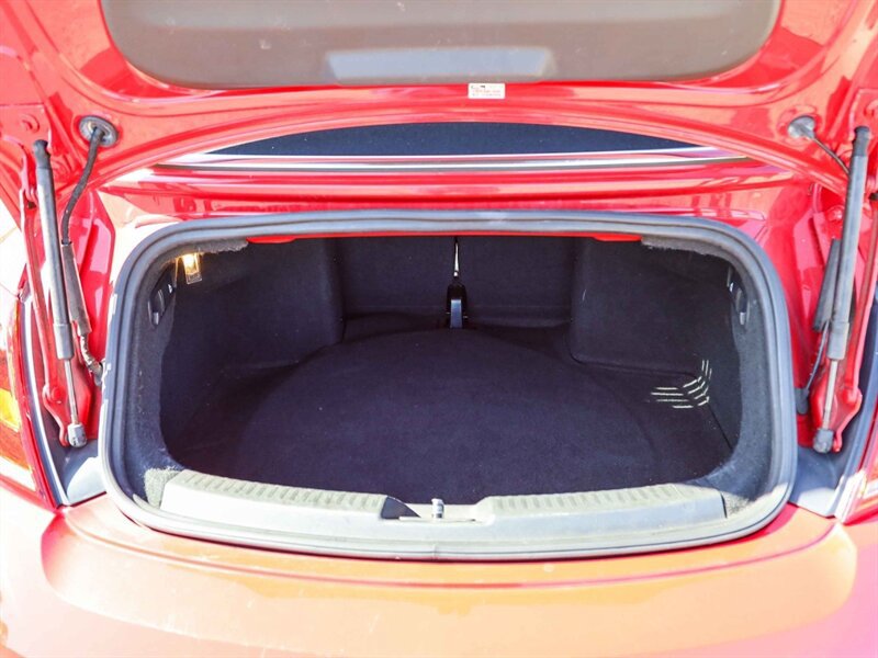 Used 2018 Volkswagen Beetle 2.0T S FWD image 32