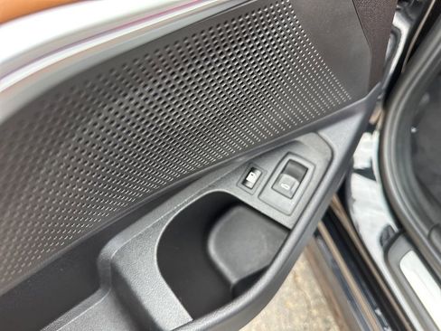 Used 2023 BMW 330e xDrive w/ Driving Assistance Package image 18