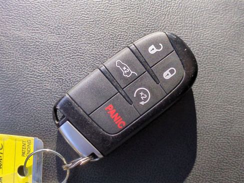 Used 2022 Dodge Durango GT image 35