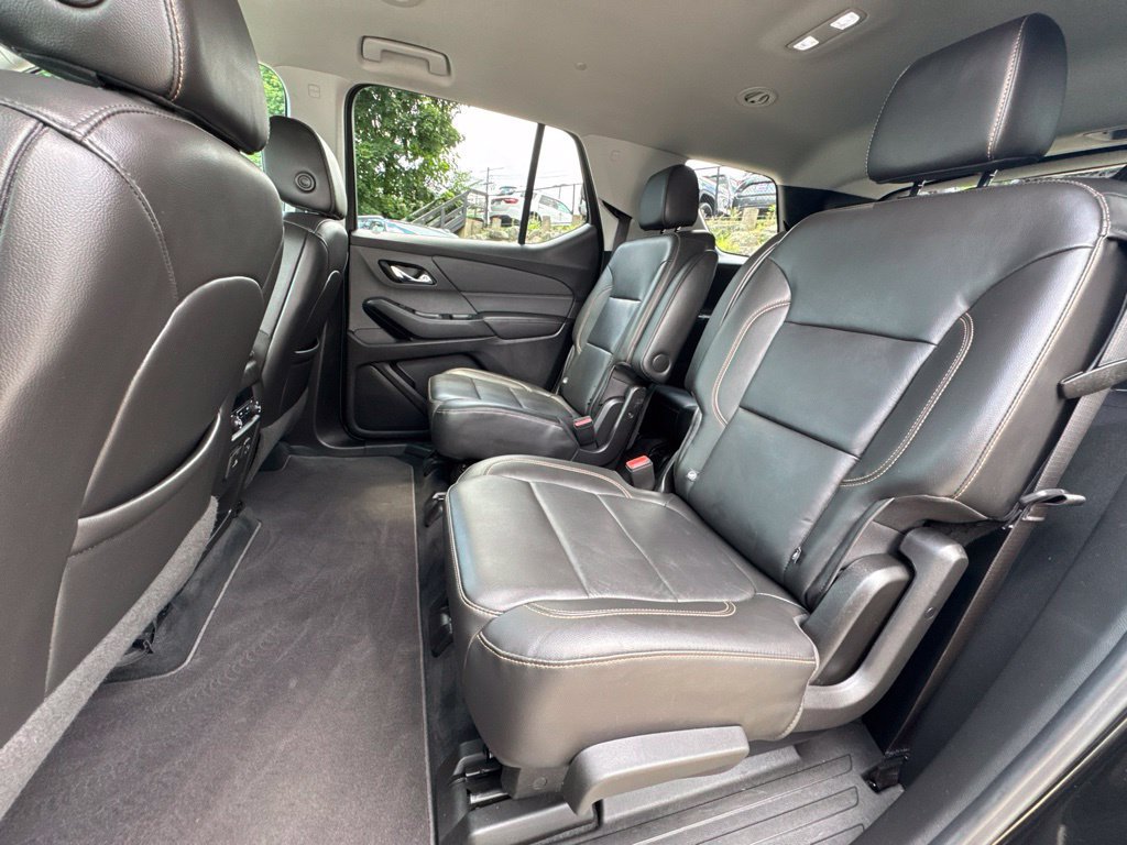 Used 2021 Chevrolet Traverse LT w/ LT Premium Package AWD/4WD image 19