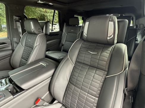 Used 2024 Cadillac Escalade V w/ LPO, ONYX Package AWD/4WD image 18