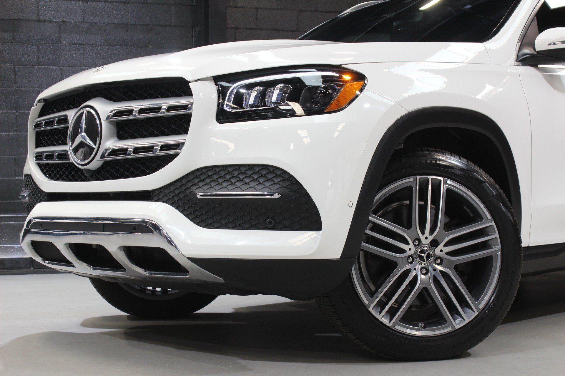 Used 2023 Mercedes-Benz GLS 450 4MATIC image 7