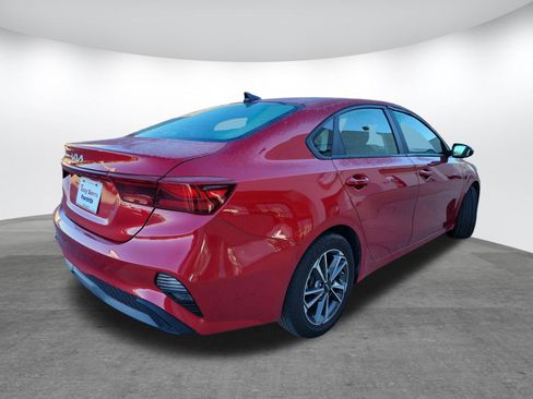 Used 2023 Kia Forte LXS image 5